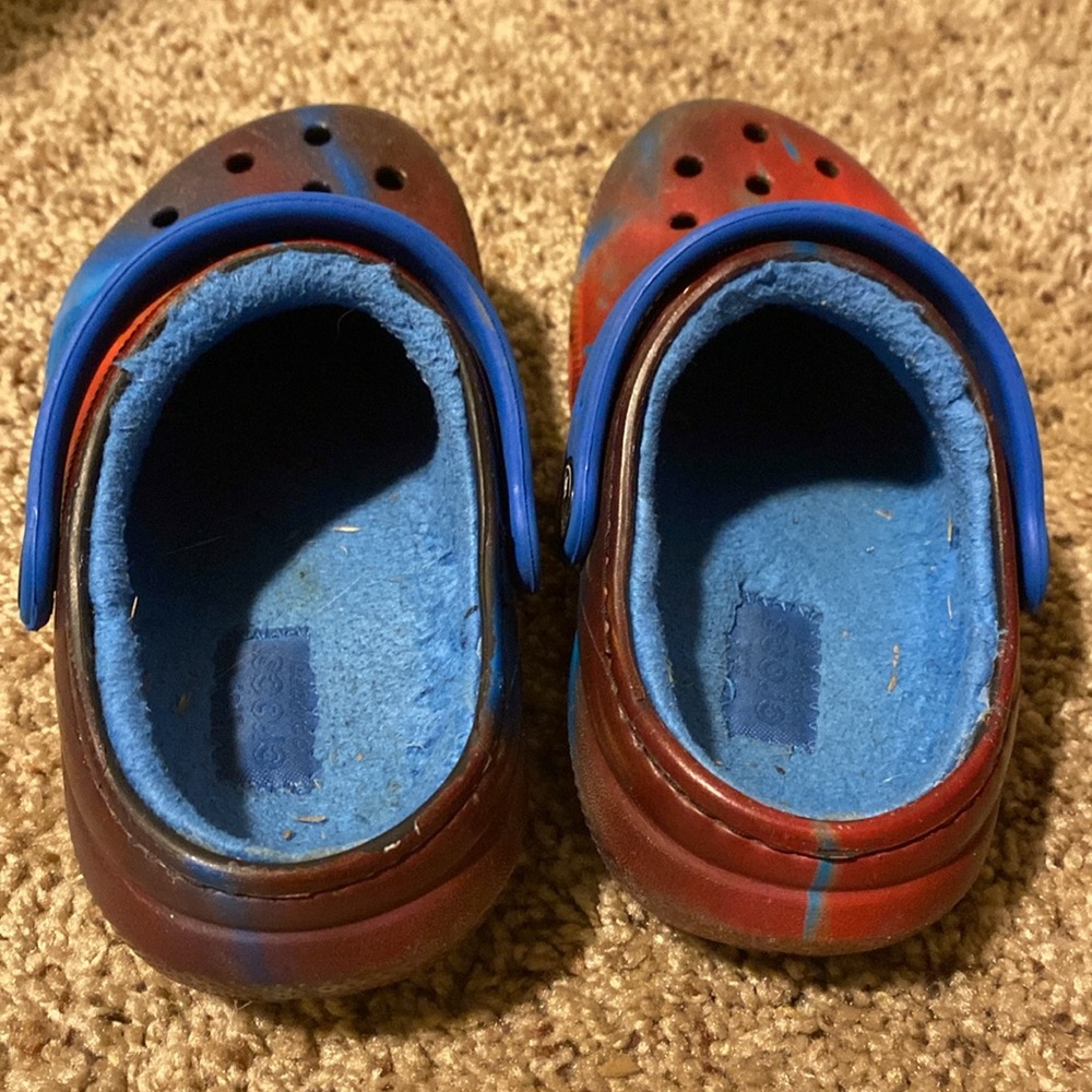 Fuzzy lined crocs - Picture 3 of 3
